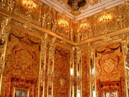 Sala Âmbar - Palácio da Catarina - foto extraída do site http://en.m.wikipedia.org/wiki/Amber_Room